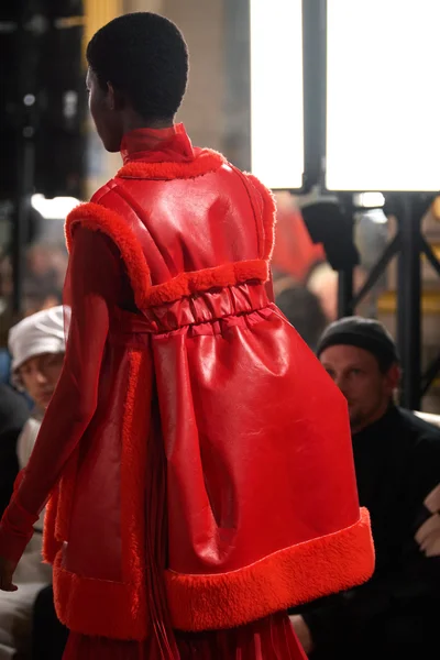 Look 19